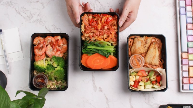Meal prep giảm cân cần bao nhiêu calo mỗi ngày?