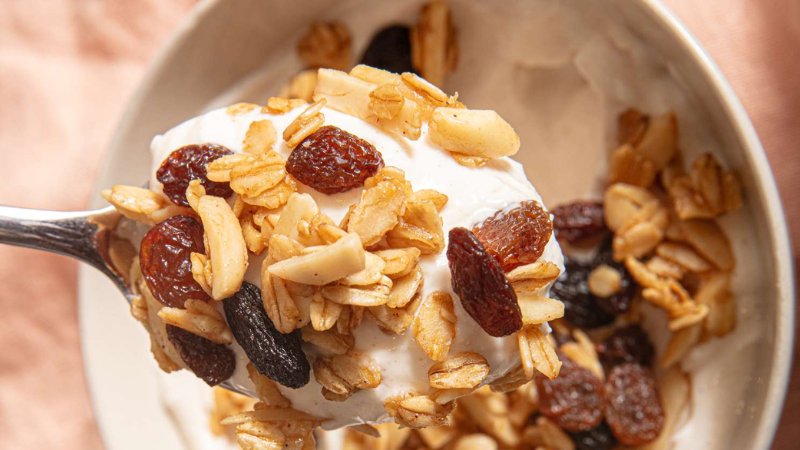 Granola là gì và vì sao nên tự làm tại nhà?
