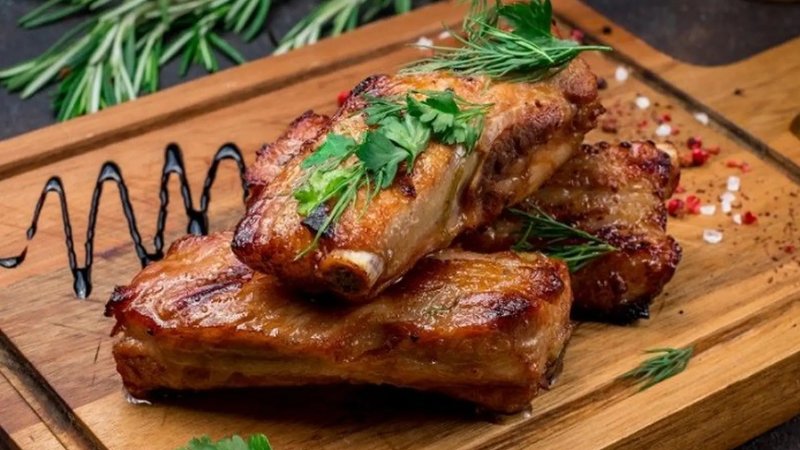 Cách làm sườn nướng nồi chiên không dầu mềm mọng, thấm vị